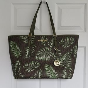 Michael Kors NWT tote leaf print